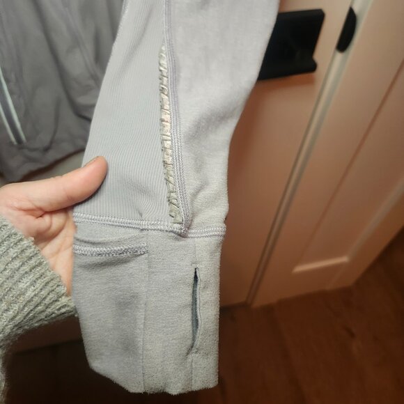Share lululemon quarter zip women Size 8 - Picture 4 of 4